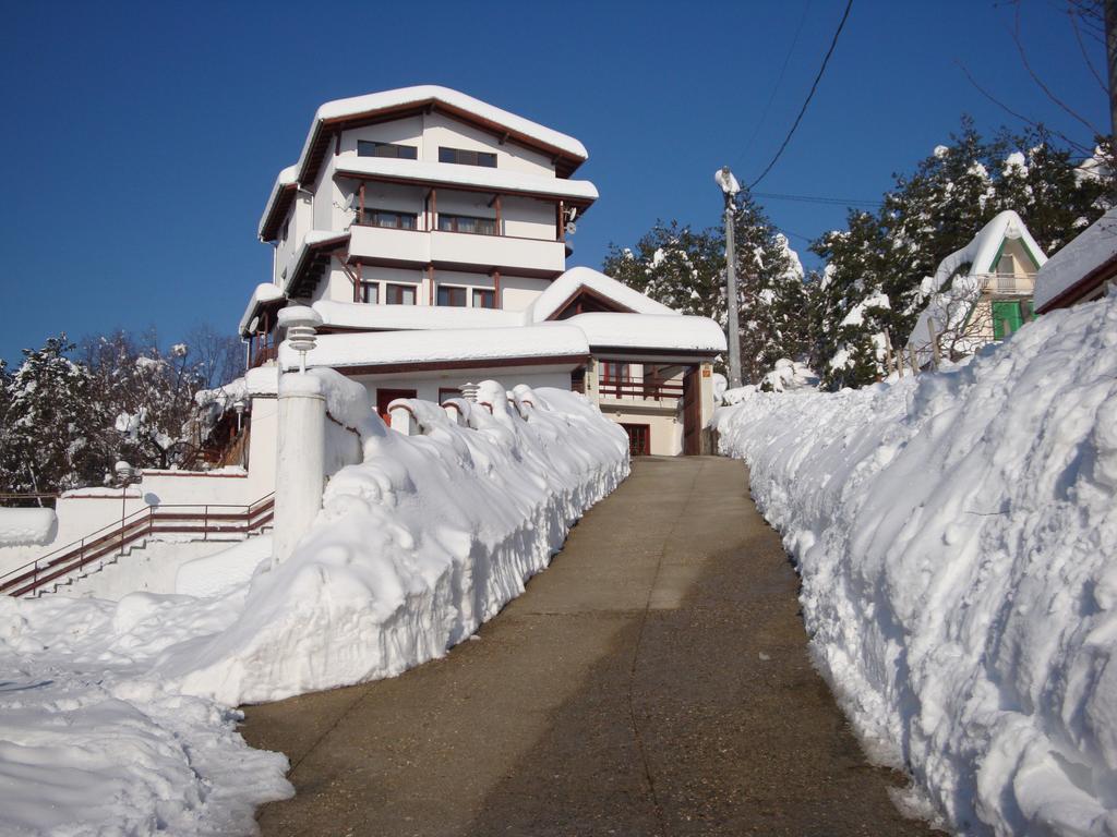 戴安娜家庭旅馆 Lyaskovo  外观 照片