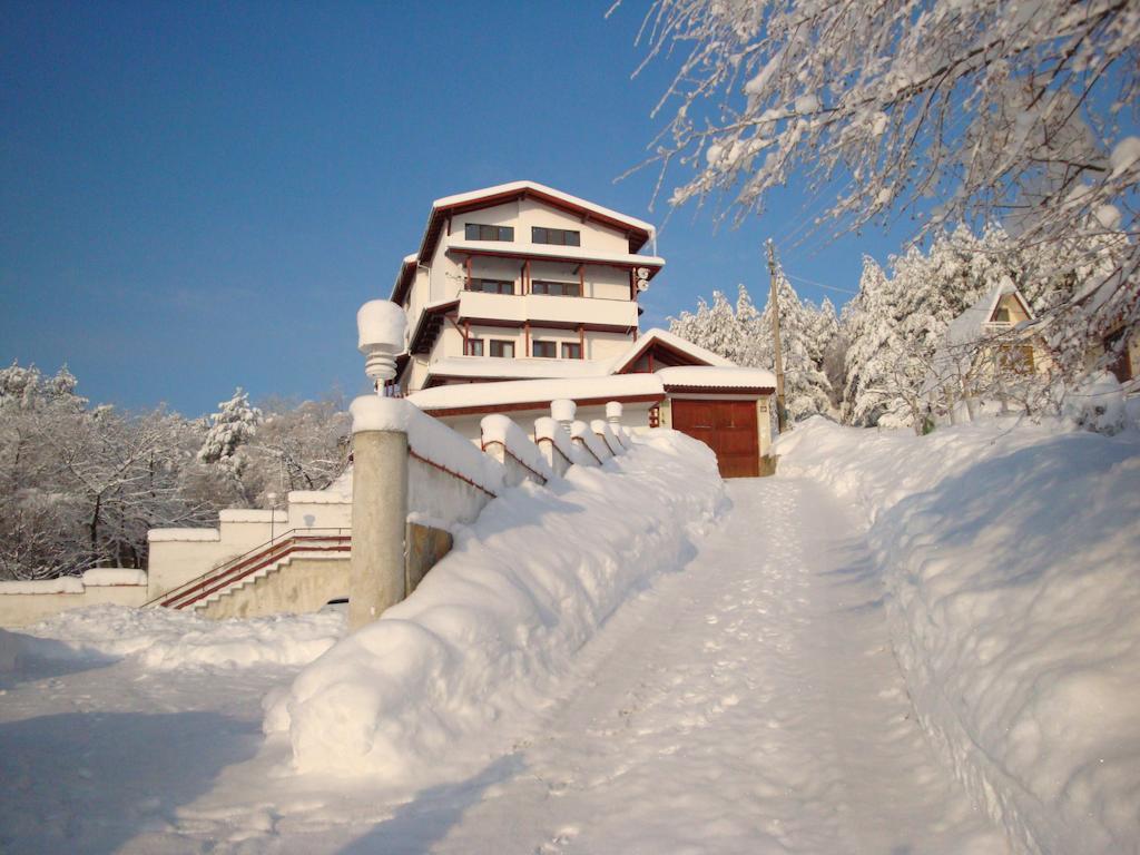 戴安娜家庭旅馆 Lyaskovo  外观 照片